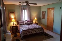 Treetops Lodge - Private Mountain Home in Mt. Mitchell Golf Community