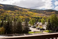 Fantastic Mountain Condo w/ Deck & Amazing Views, Near Shopping & On Bus Route!