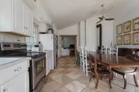 Entire House in Southampton Village, Pool, 2 Fireplaces, Walk Everywhere, Pets!