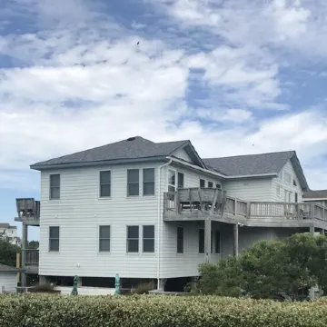 Spacious Home,Saltwater Heated Pool, Game Room, Volleyball,Ocean Views & Tennis