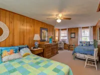 SUPERB VIEW BIG  SEBAGO LAKE WESTERN SIDE OF LAKE Hotels in Standish