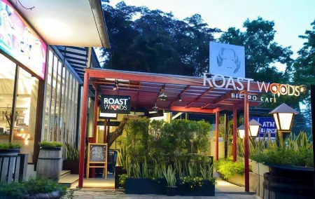 Treehouse Suites - Boutique Serviced Apartment