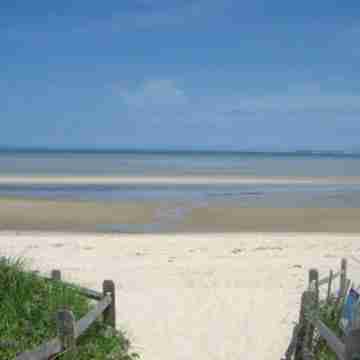 Ocean Edge Luxury Condo,  Constantly Updated, Just steps to Arbor Pool Fitness & Recreational Facilities