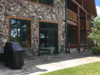 Luxury Waterfront Lake Minocqua 2 Story Rustic Townhome 3bd garage Hotel a Minocqua