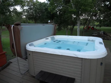 Country home located near Bellville/Sealy only 60 minutes from Houston, Tx