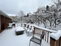 DEER CAVERN secluded 4 bedroom 2 bath house East Sandy base of Alta & Snowbird