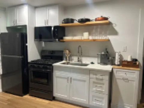 Charming 1-bedroom house with WiFi and kitchen in Santa Clarita