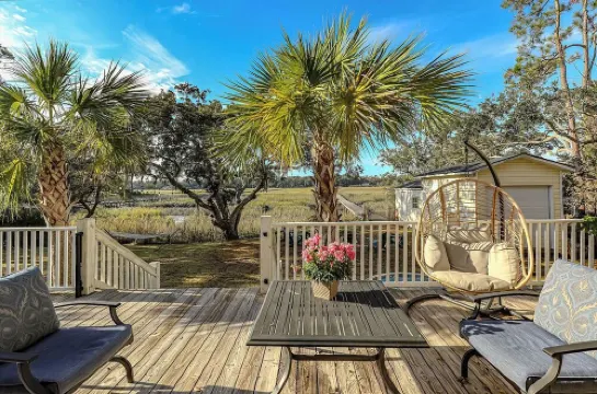 Dockside Dreamhouse - Coast into Relaxation! 麥金託什縣酒店