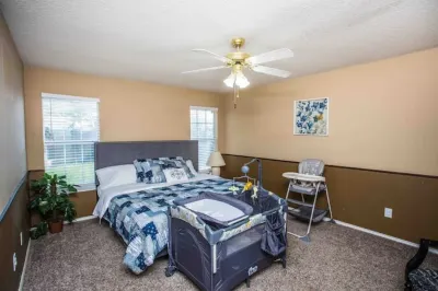 Caleb’s King & Queen Home. Kids/Pet friendly, Family games, Piano. Hotels near United Supermarkets Corporate Office