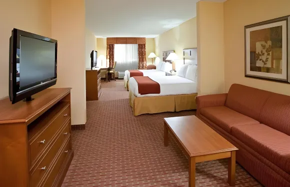 智選假日套房酒店曾鈺成