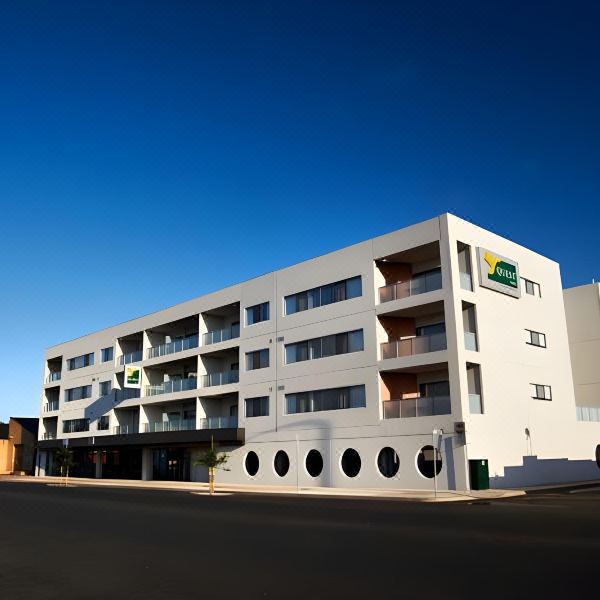 Modern apartment hotel accommodation exterior in Dubbo, New South Wales