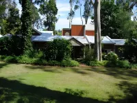 Clarendon Chalets Hotel a Ob Flat