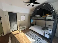 Creek side cabin near State Parks and ski resorts