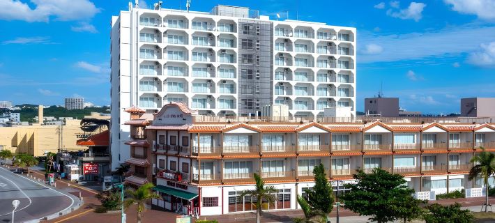 โรงแรมซันเซ็ท บีช โรงแรมในชาตัน