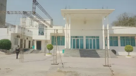 Goroomgo Gautam Garden Varanasi Отели в г. Сойепур