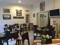 Srikandi Guest House Hotels near Perpustakaan kota Malang