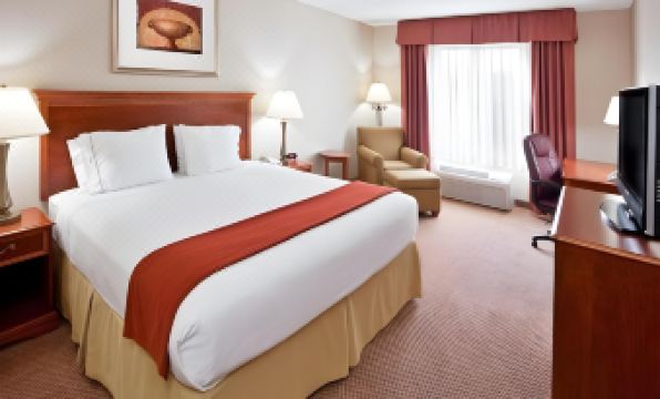 Holiday Inn Express & Suites UTICA by IHG