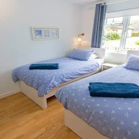 Swallows Beach Chalet |Sleeps 6 Walk to the Beach