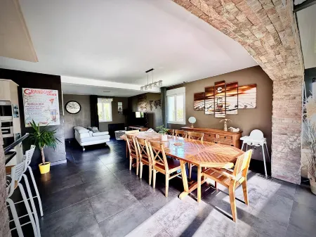 LES Palmiers Отели рядом с достопримечательностью «Camping Capfun Joncal»