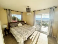 Panoramic view of ocean.  Excellent location. Quiet neighborhood. Sleep 10 Отели рядом с достопримечательностью «Rancho Aloha»