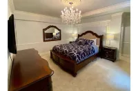 Huge condo in historic hotel near Lake Michigan/Parks/Festivals w/parking