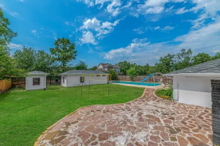 Comfortable Escape - Pool w/ Slide & Hot Tub, Great for Families & Groups