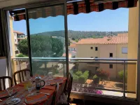 Absolute comfort in Sanary, l'appart de la mer, all on foot, air conditioning and garage