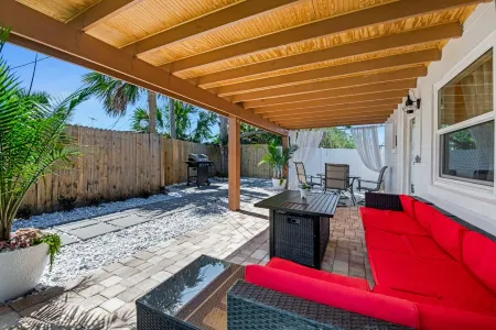 Fully Renovated Home Walking Distance From Beach Отели в г. Ормонд-Бай-Те-Си