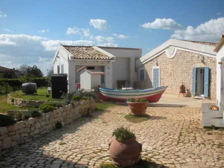 La Meridiana holiday home Отели в г. Donnalucata