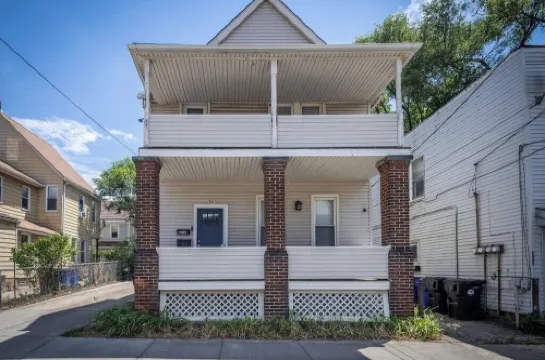 Walkable to Everywhere in Little Italy- Near CWRU, Cleveland Clinic Main Campus