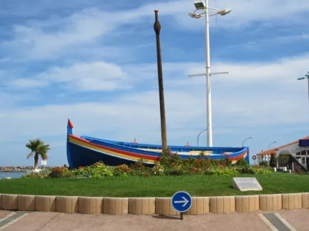 CLOSE TO THE BEACH for 2 or couple with young children Отели в г. Пор-ла-Нувель