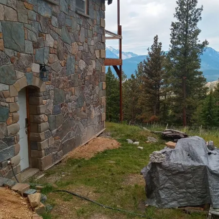 Real stone cabin, wake to million dollar views, abundant wildlife...
