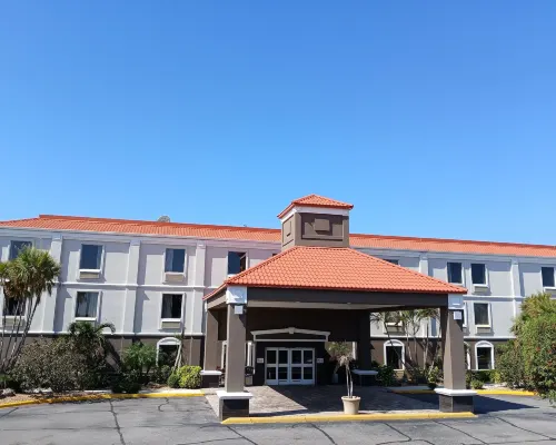 ベストウェスタン プラス ブラデントン ホテル & スイーツ マナティのホテル