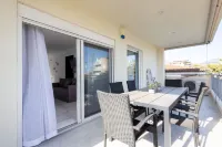 Elegant Coastal Haven Fully Renovated 3-Bedroom Apartment
