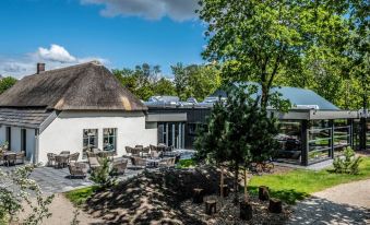 Lodge in Schaijk with Garden Terrace