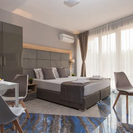 Marina Beach Apartments