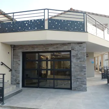 The Black House - Housity