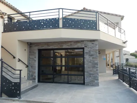 L'Horloge Gourmande Отели в г. Шатонёф-дю-Рон