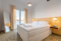 White Rock Milos Suites