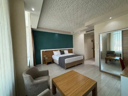 Hotel Golden King Отели рядом с достопримечательностью «Mersin Mezitli»