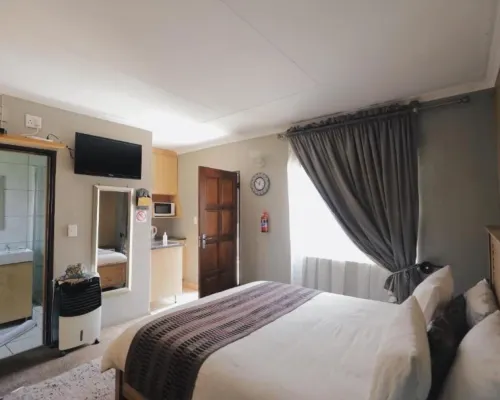 Ledumo Guest Lodge Hotels in Witbank