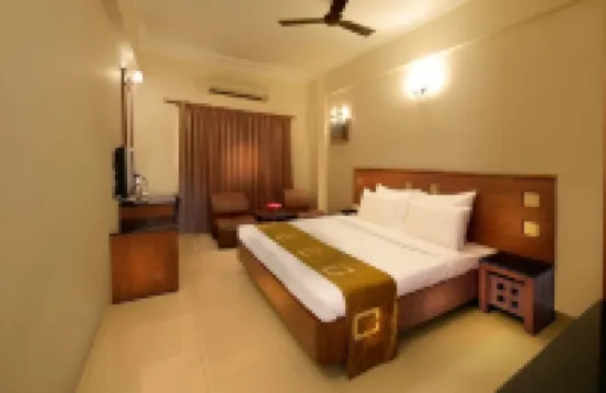 Plaza Inn Hotels near Vellingiri Hill Temple