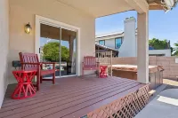 Lakefront-Pool-Pontoon-HotTub-PoolTable-Arcade-FirePits-Cardinal Stadium-WM Open