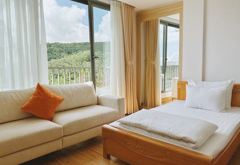 [로제타 호텔 옥상 수영장에서 바라본 키스 브릿지 전경]