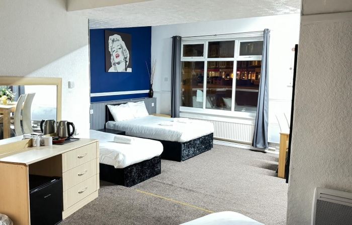 Henson Hotel