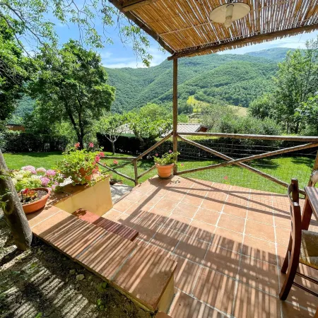 Serene Tuscan Retreat with Breathtaking Views