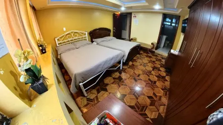 Hostel Santiago de Latacunga Отели рядом с достопримечательностью «La Catedral»