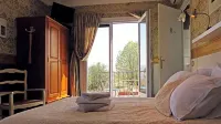 Hotel Mon Soleil Отели в г. Кастанье