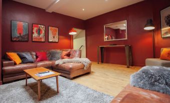 higgihaus 107 Sleeps 4  Monday - Friday