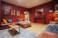 higgihaus 107 Sleeps 4  Monday - Friday Hotels in Butetown